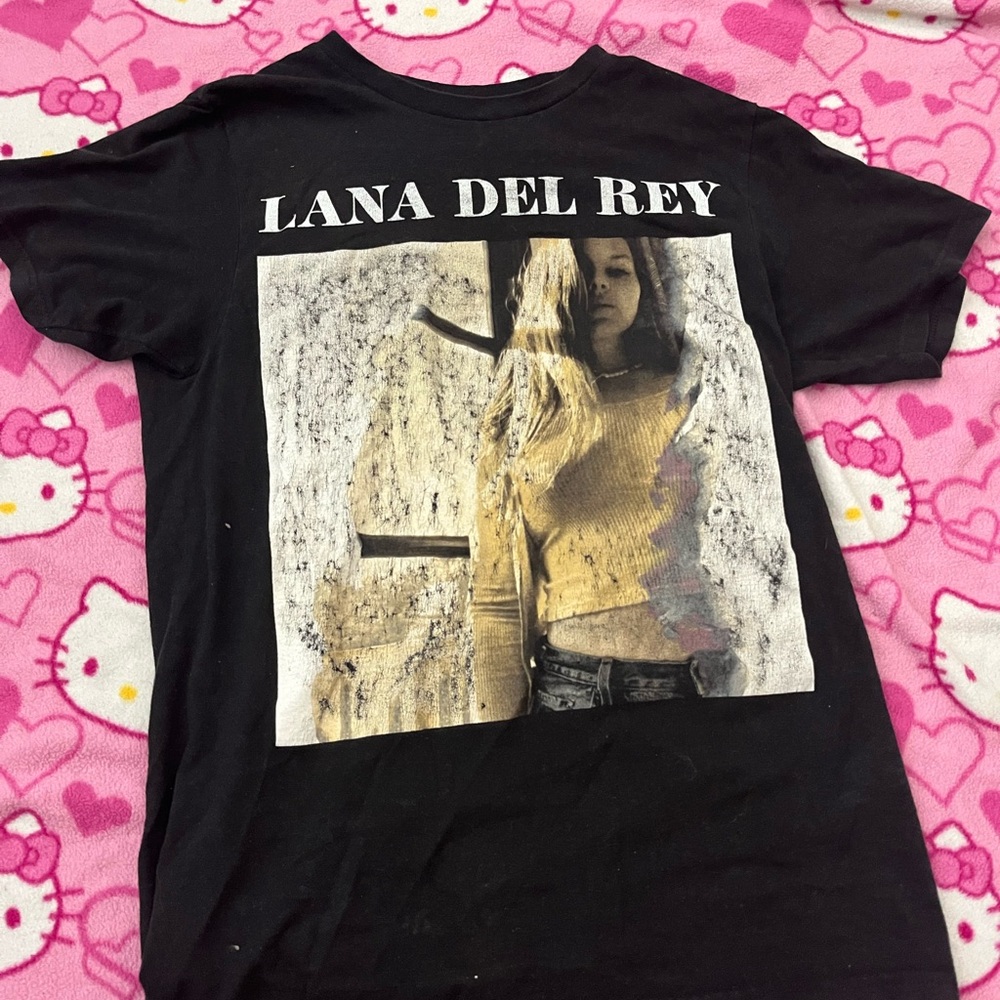 Hot Topic Black Graphic Tee